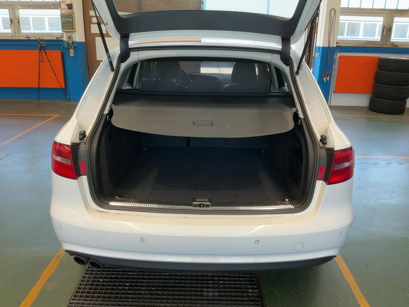 Audi A4 2.0 TDI Ambition 2013 – снимка 15