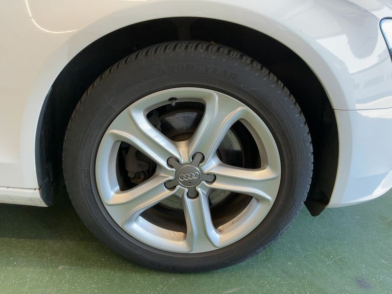 Audi A4 2.0 TDI Ambition 2013 – снимка 20