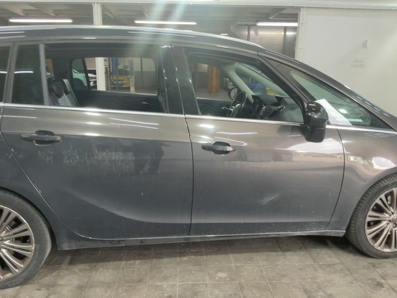 Opel Zafira Tourer 2.0 CDTI Excellence 2014 – снимка 10