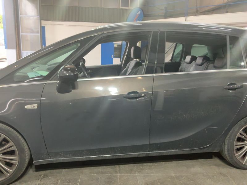 Opel Zafira Tourer 2.0 CDTI Excellence 2014 – снимка 4