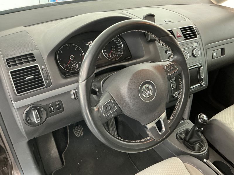 Volkswagen Touran 2.0 TDI CrossTouran 2014 – снимка 22