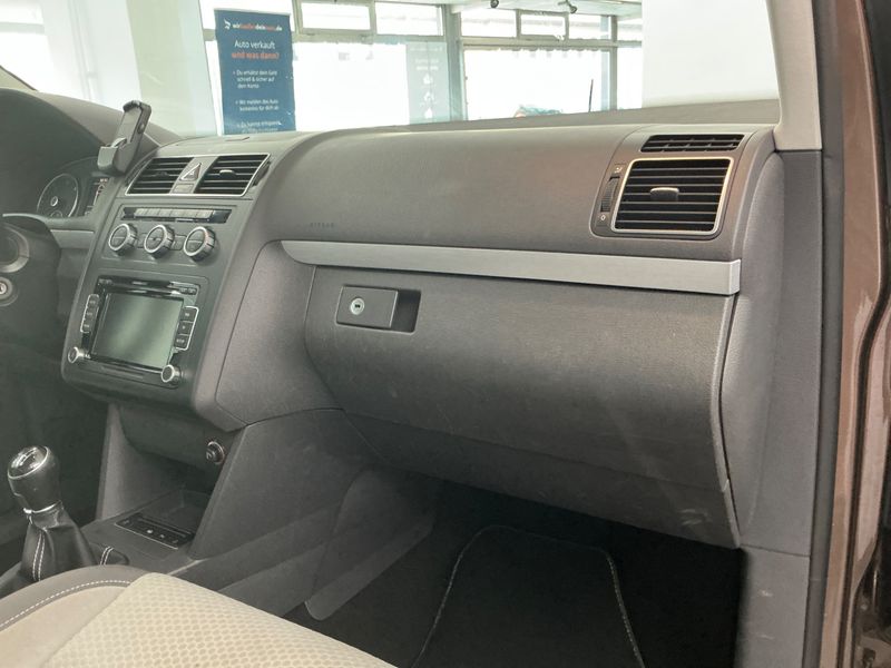 Volkswagen Touran 2.0 TDI CrossTouran 2014 – снимка 28