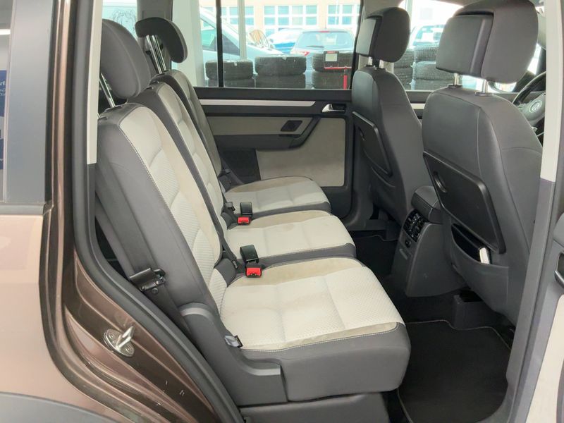 Volkswagen Touran 2.0 TDI CrossTouran 2014 – снимка 19