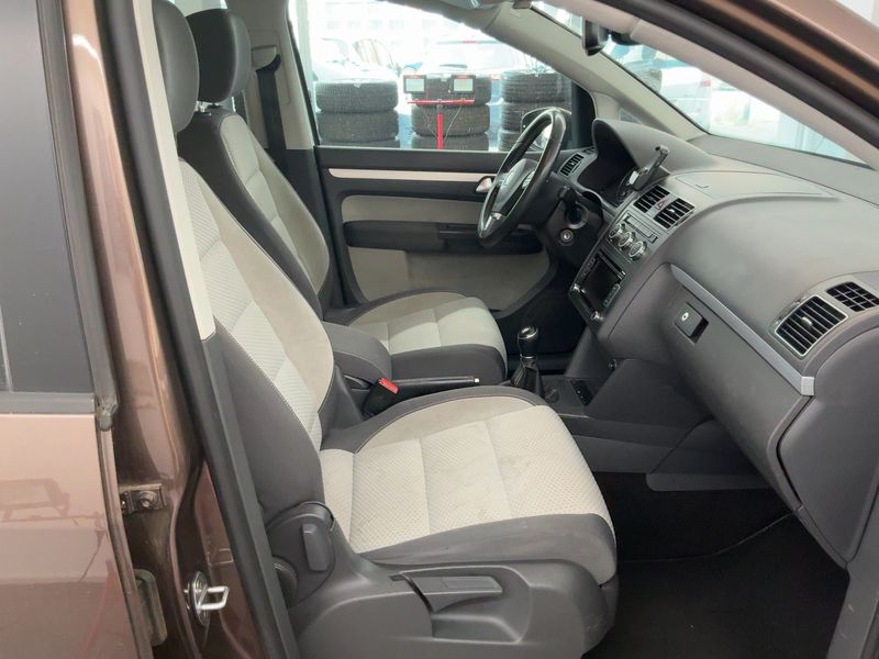Volkswagen Touran 2.0 TDI CrossTouran 2014 – снимка 16