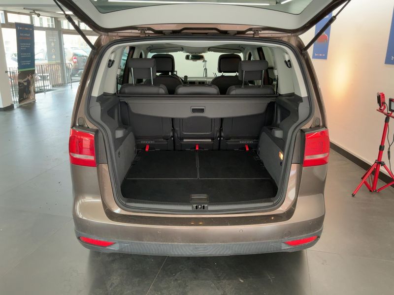 Volkswagen Touran 2.0 TDI CrossTouran 2014 – снимка 15