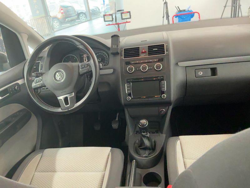 Volkswagen Touran 2.0 TDI CrossTouran 2014 – снимка 17