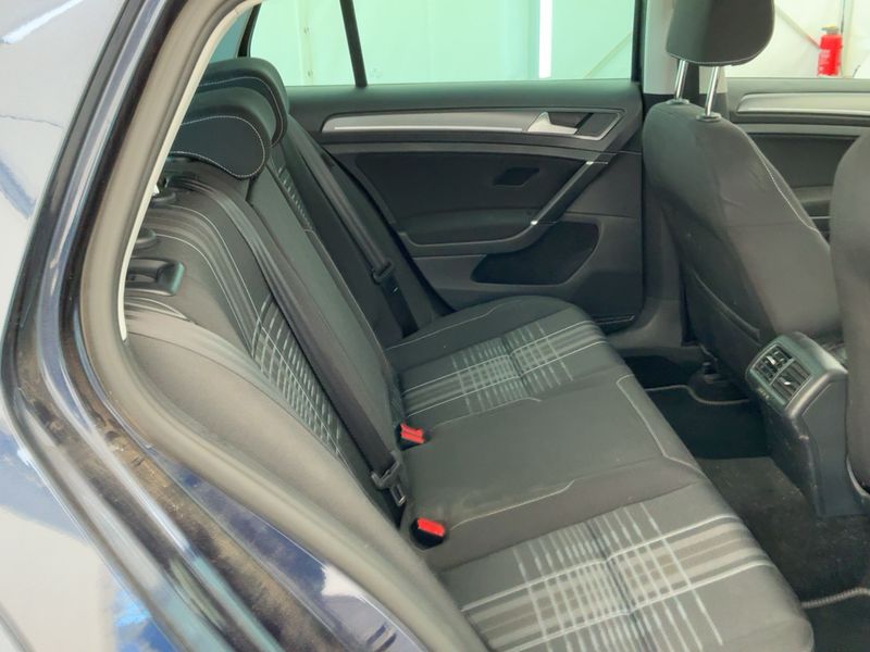 Volkswagen Golf VII 1.2 TSI Lounge BlueMotion Tech 2015 – снимка 19