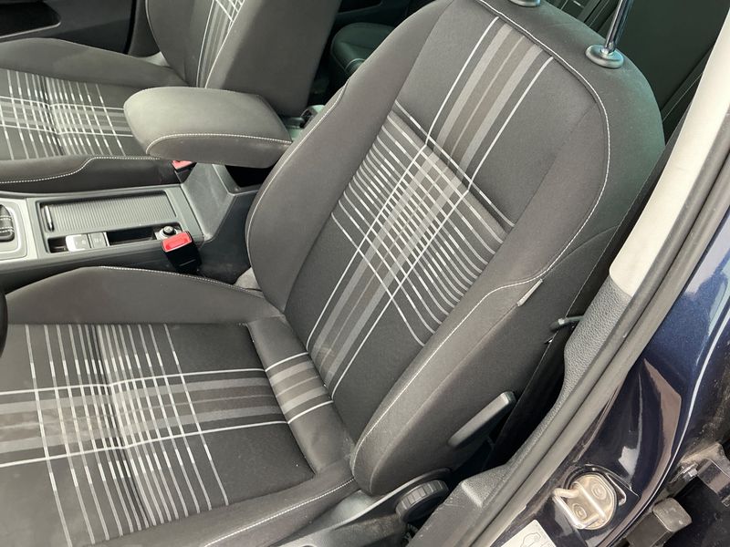 Volkswagen Golf VII 1.2 TSI Lounge BlueMotion Tech 2015 – снимка 31