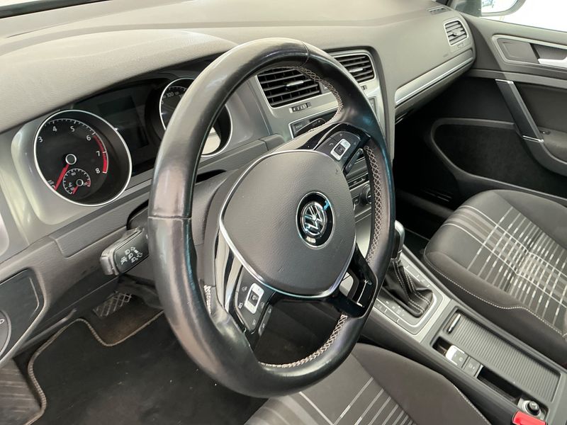 Volkswagen Golf VII 1.2 TSI Lounge BlueMotion Tech 2015 – снимка 24
