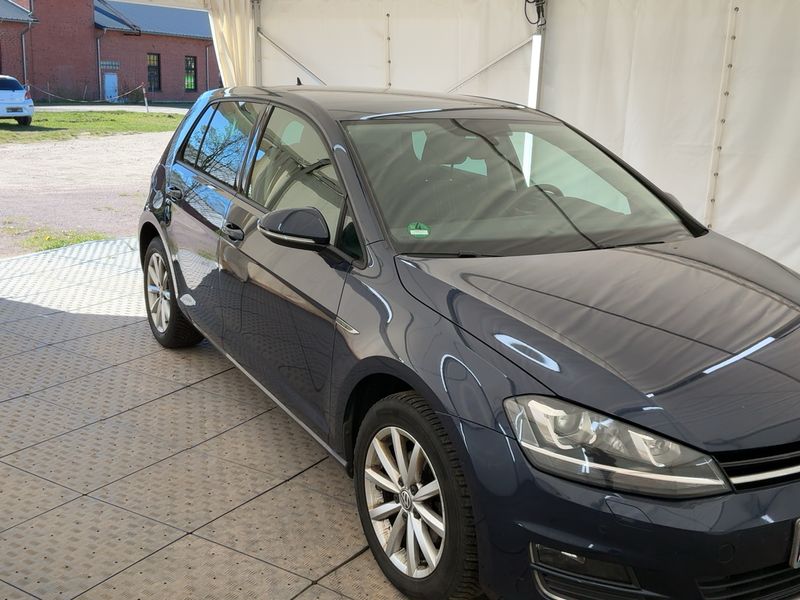 Volkswagen Golf VII 1.2 TSI Lounge BlueMotion Tech 2015 – снимка 12