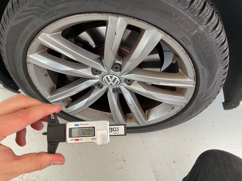 Volkswagen Passat 1.6 TDI Carat BlueMotion Tech 2016 – снимка 3