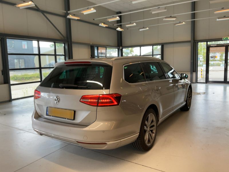 Volkswagen Passat 1.6 TDI Carat BlueMotion Tech 2016 – снимка на щета 8