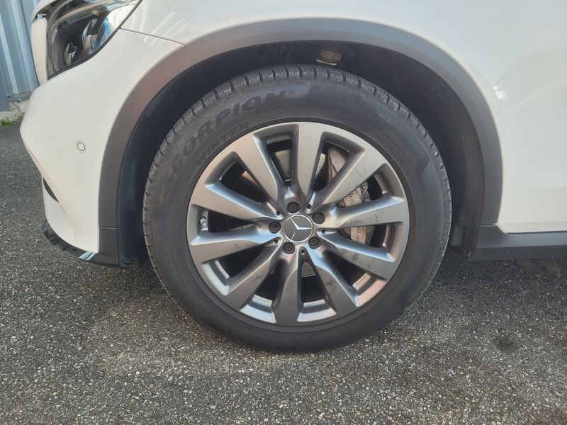 Mercedes-Benz GLC-Klasse GLC 250 4Matic AMG Line 2016 – снимка 3