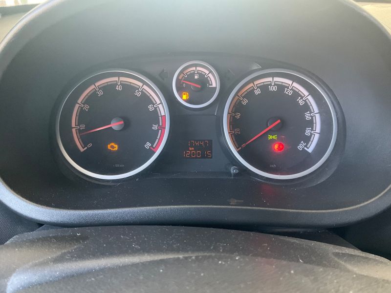 Opel Corsa 1.2 Elective 2011 – снимка 4