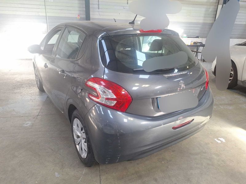 Peugeot 208 1.6 HDi Affaire Pack CD Clim Confort 2015 – снимка 3