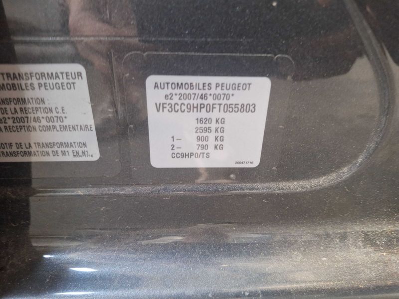 Peugeot 208 1.6 HDi Affaire Pack CD Clim Confort 2015 – снимка 19