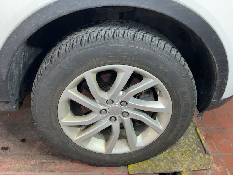 Land Rover Discovery Sport 2.0 Td4 SE AWD 2019 – снимка 11