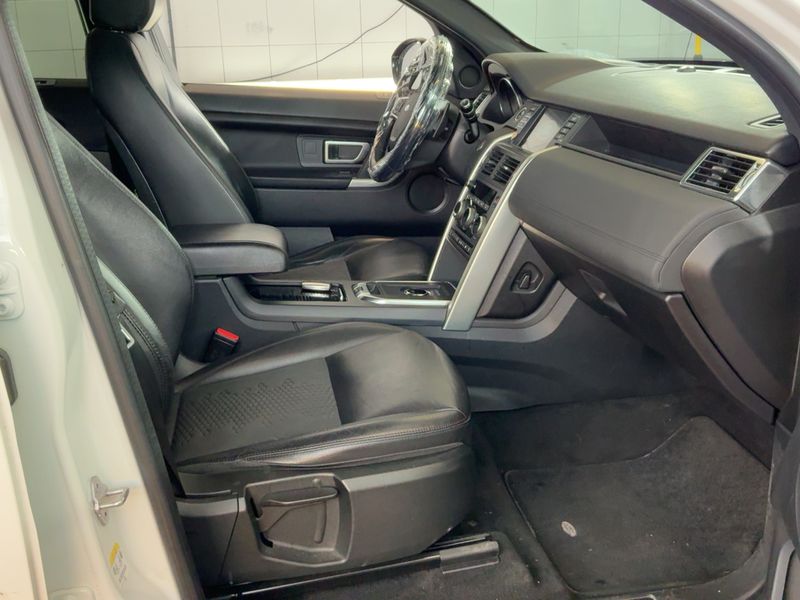 Land Rover Discovery Sport 2.0 Td4 SE AWD 2019 – снимка 17