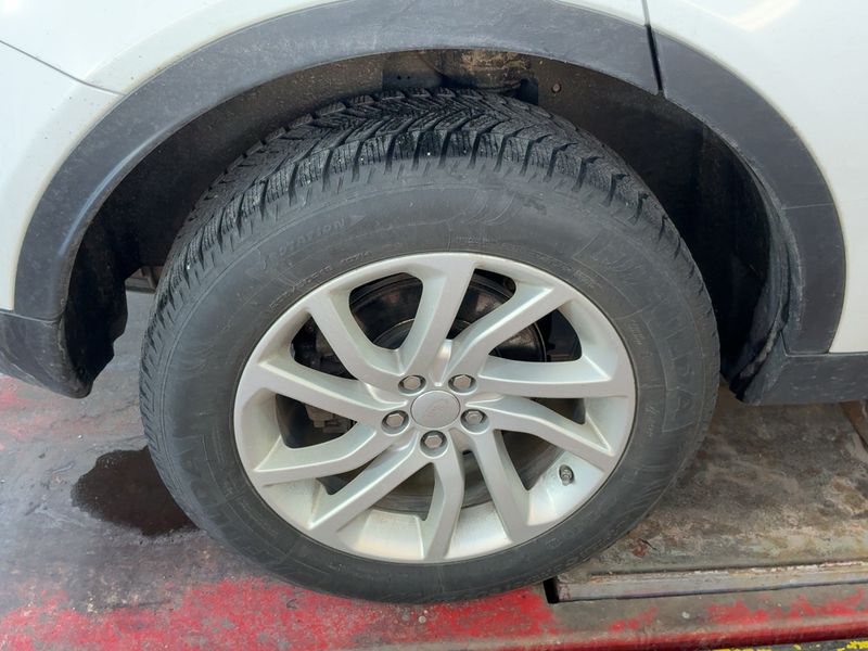 Land Rover Discovery Sport 2.0 Td4 SE AWD 2019 – снимка 9