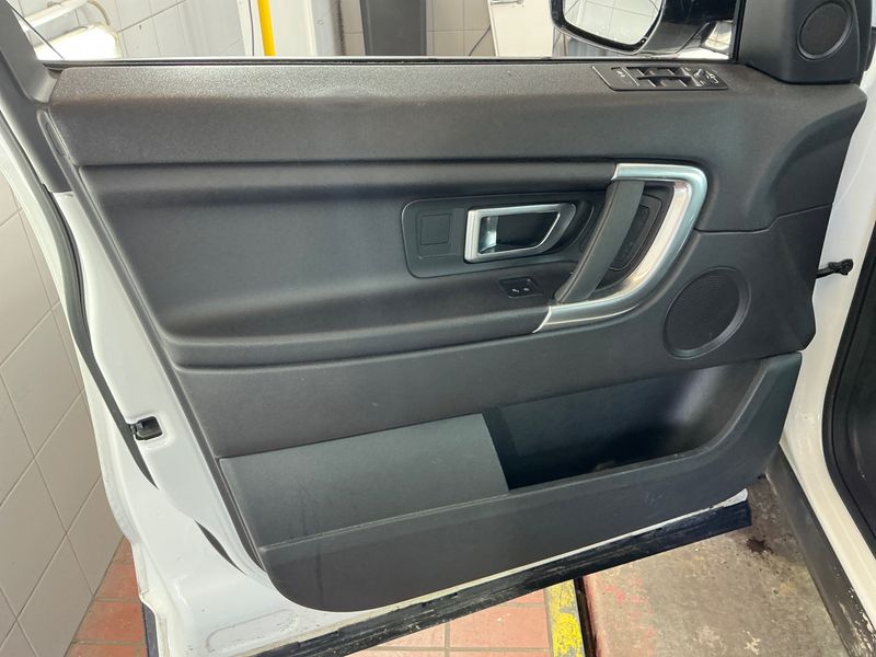 Land Rover Discovery Sport 2.0 Td4 SE AWD 2019 – снимка 28