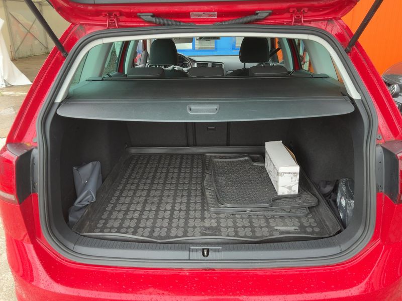 Volkswagen Golf VII 2.0 TDI Lounge BlueMotion Tech 2015 – снимка 15