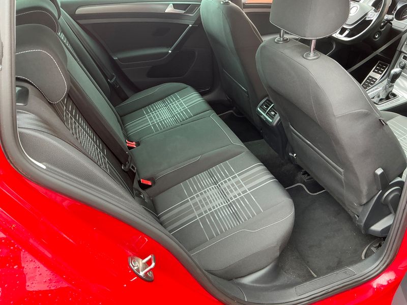 Volkswagen Golf VII 2.0 TDI Lounge BlueMotion Tech 2015 – снимка 26