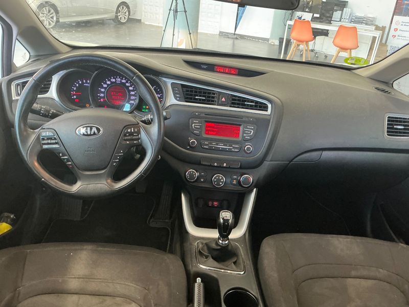 Kia cee'd 1.6 CRDi Concept Plus 2017 – снимка 17