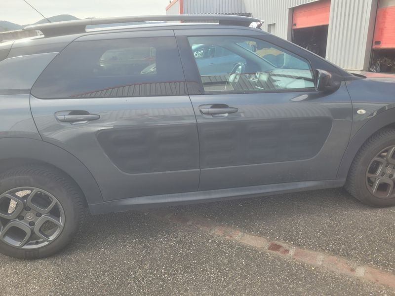 Citroen C4 Cactus 1.6 Blue-HDi Shine 2015 – снимка 10