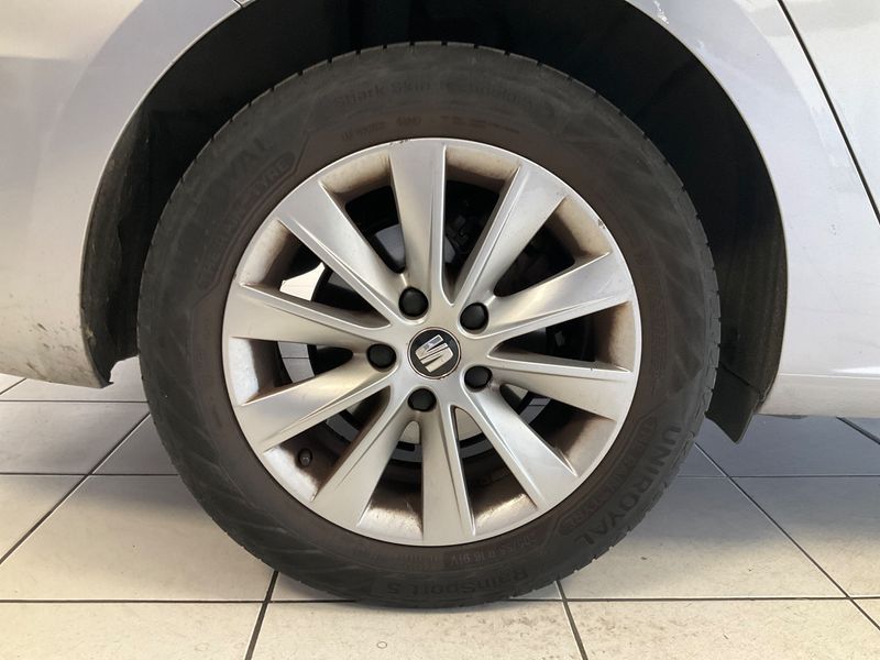 Seat Leon 1.6 TDI Style Business 2019 – снимка 9
