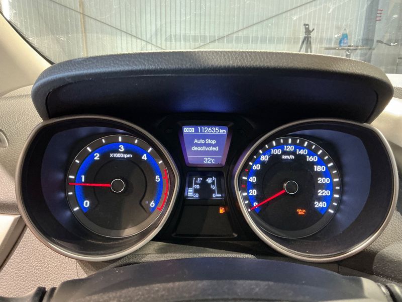 Hyundai i30 1.6 CRDi Style 2014 – снимка 18