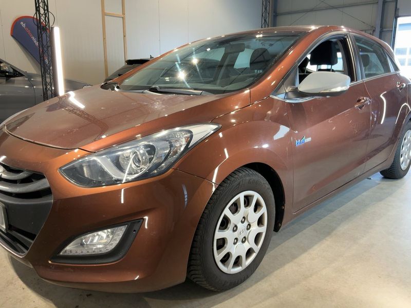 Hyundai i30 1.6 CRDi Style 2014 – снимка 2