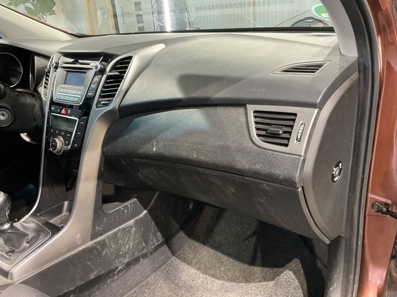 Hyundai i30 1.6 CRDi Style 2014 – снимка 28