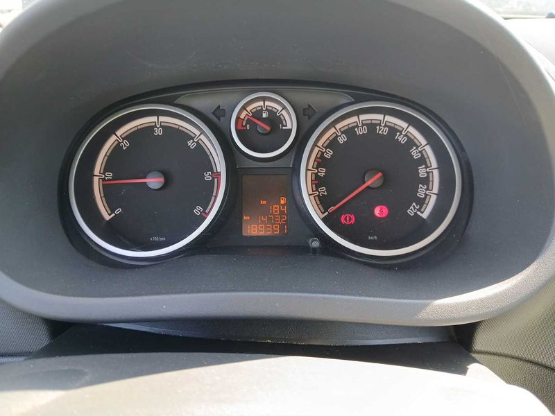 Opel Corsa 1.3 CDTI Edition "111 Jahre" 2010 – снимка 12