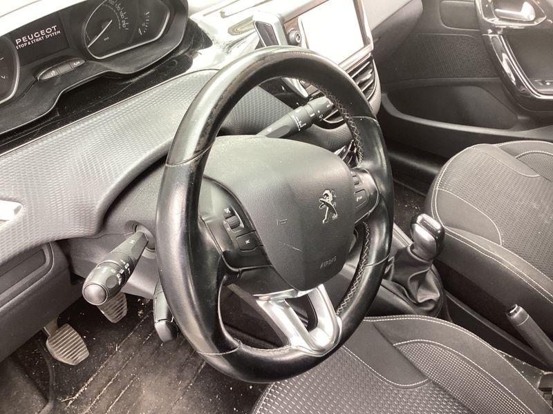 Peugeot 208 1.2 PureTech Allure 2017 – снимка 24