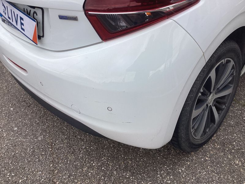Peugeot 208 1.2 PureTech Allure 2017 – снимка 26
