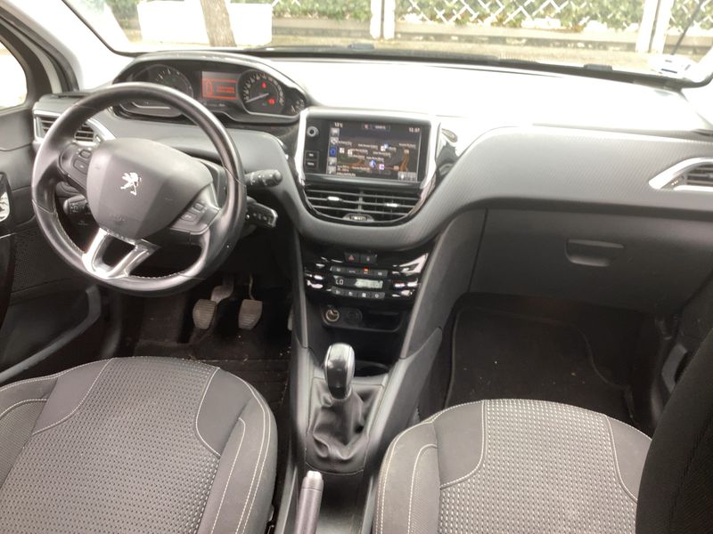 Peugeot 208 1.2 PureTech Allure 2017 – снимка 17