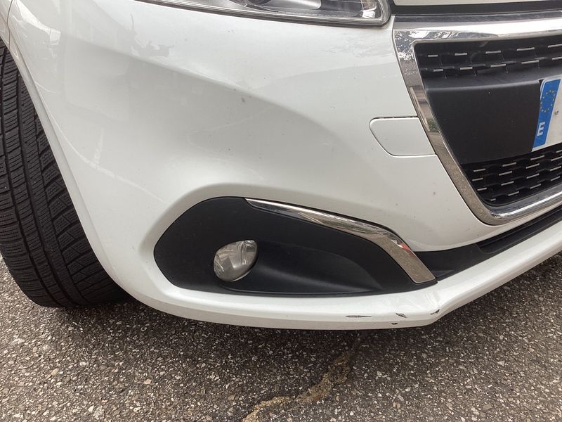 Peugeot 208 1.2 PureTech Allure 2017 – снимка 27