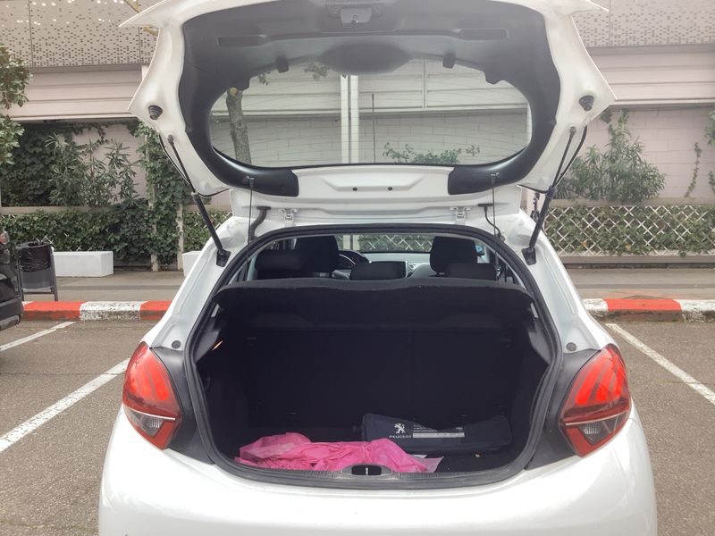 Peugeot 208 1.2 PureTech Allure 2017 – снимка 15