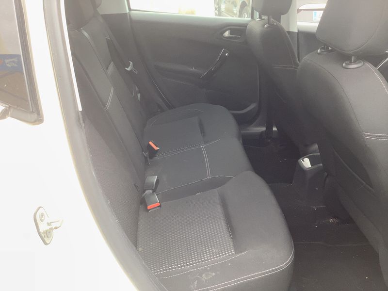 Peugeot 208 1.2 PureTech Allure 2017 – снимка 19