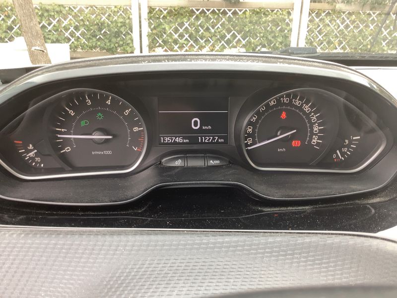 Peugeot 208 1.2 PureTech Allure 2017 – снимка 18