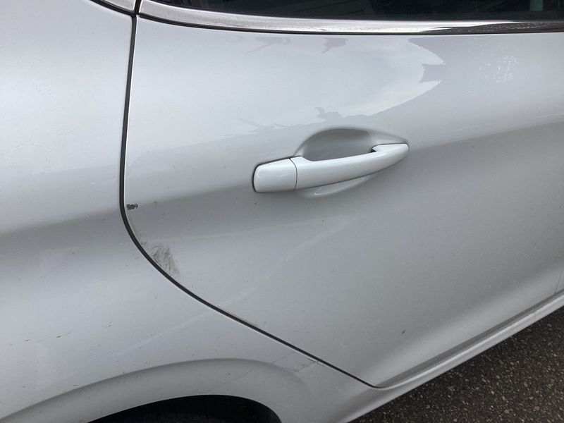 Peugeot 208 1.2 PureTech Allure 2017 – снимка 23