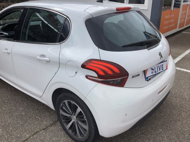 Peugeot 208 1.2 PureTech Allure 2017 – снимка 6