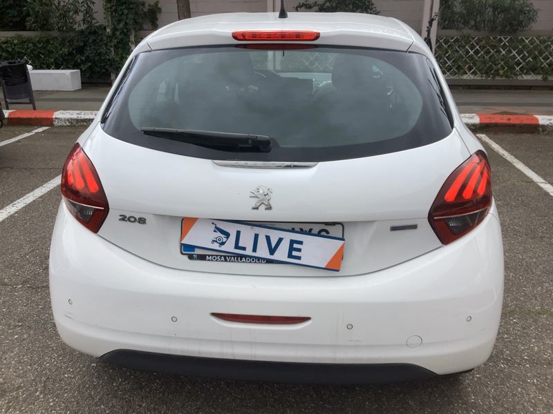Peugeot 208 1.2 PureTech Allure 2017 – снимка 7