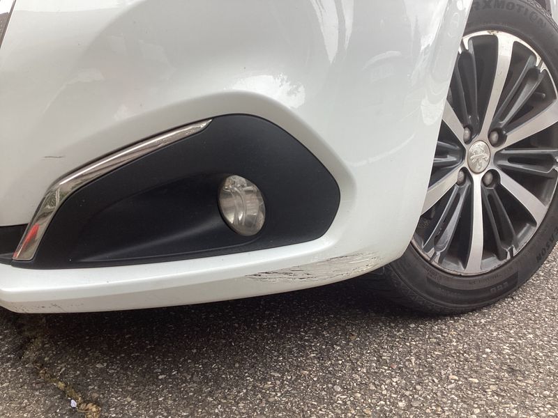 Peugeot 208 1.2 PureTech Allure 2017 – снимка 28