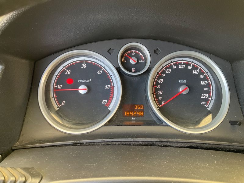 Opel Astra GTC 1.9 CDTI Sport 2007 – снимка 4
