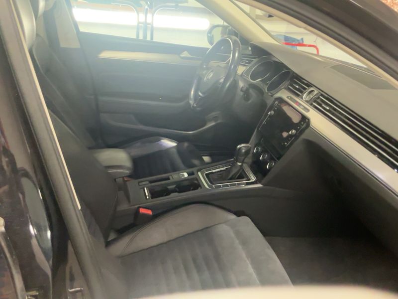 Volkswagen Passat 2.0 TDI Highline 4Motion BlueMotion Tech 2017 – снимка 17