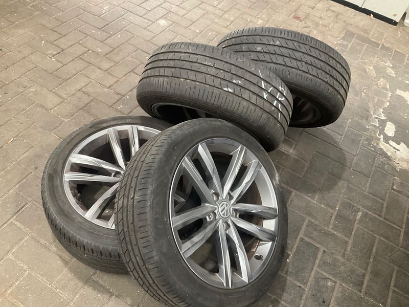 Volkswagen Passat 2.0 TDI Highline 4Motion BlueMotion Tech 2017 – снимка 15