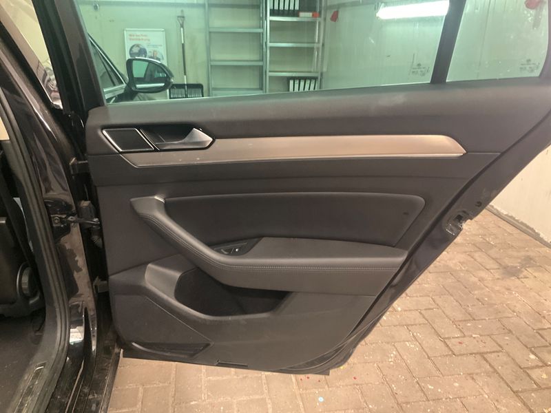 Volkswagen Passat 2.0 TDI Highline 4Motion BlueMotion Tech 2017 – снимка 50