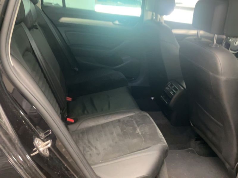 Volkswagen Passat 2.0 TDI Highline 4Motion BlueMotion Tech 2017 – снимка 20