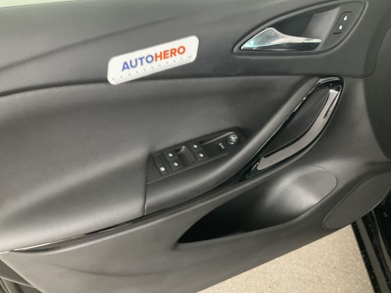 Opel Astra 1.4 SIDI Turbo Ultimate Start/Stop 2018 – снимка 25